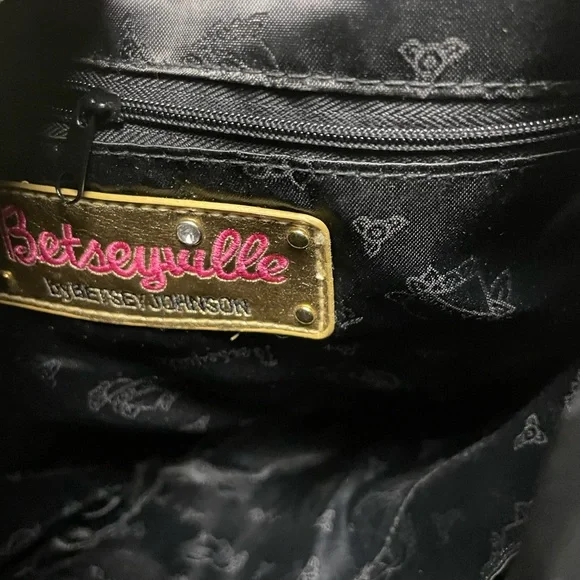 Betsy Johnson pop culture style purse - Picture 7 of 8